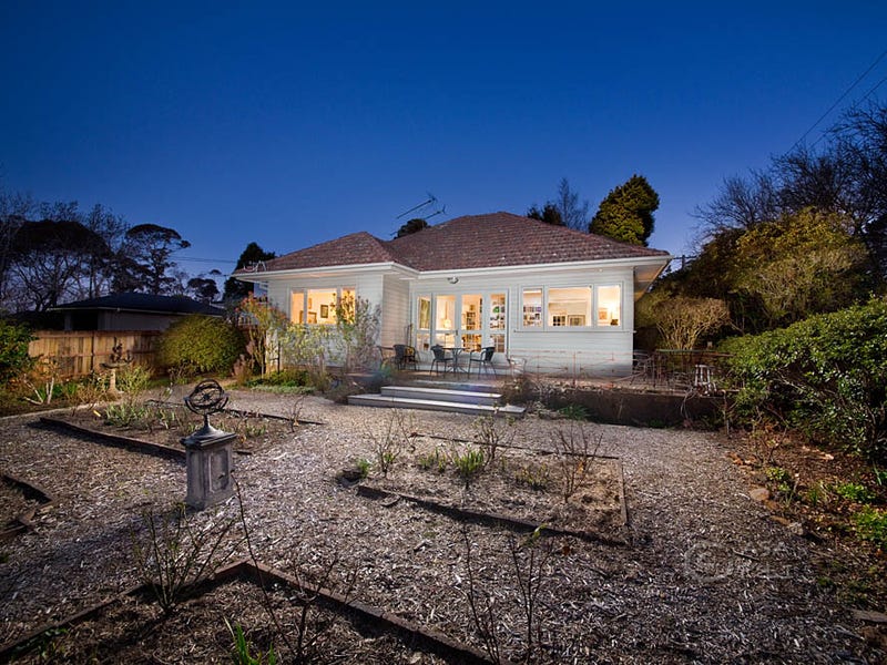 15 Brentwood Avenue, Blackheath, NSW 2785 Property Details