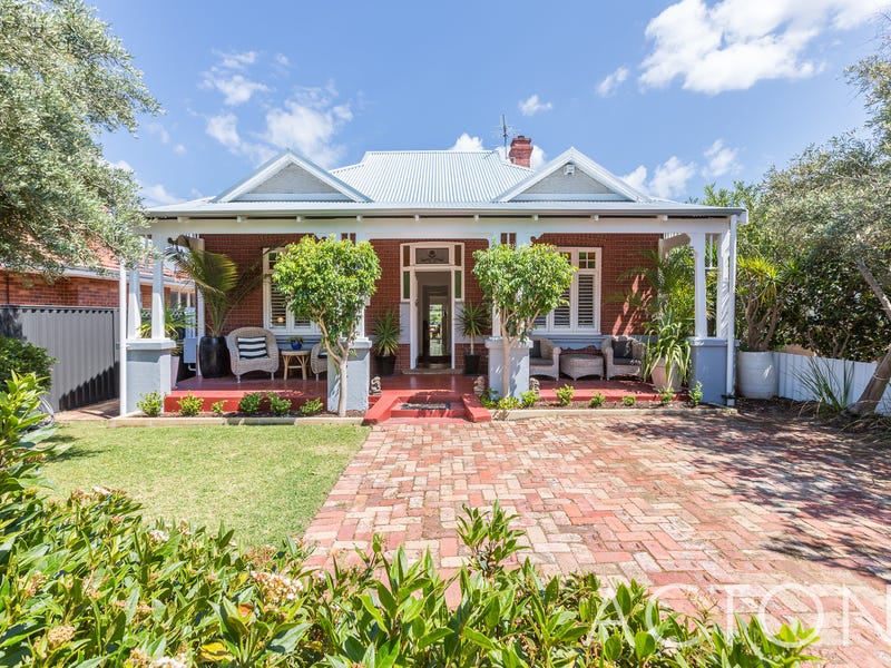 17 Kalgoorlie Street, Mount Hawthorn, WA 6016