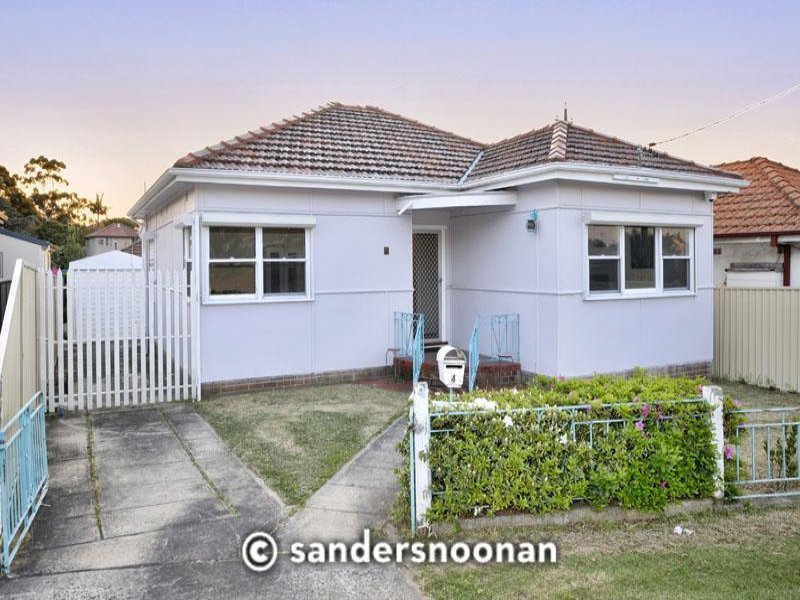 4 Bonds Road, Riverwood, NSW 2210