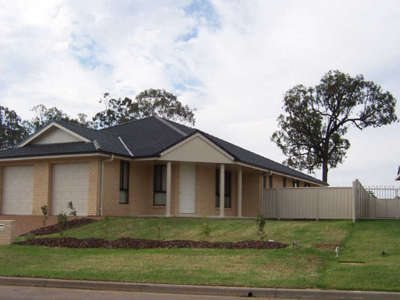 2/104 Casey Drive, Hunterview, NSW 2330