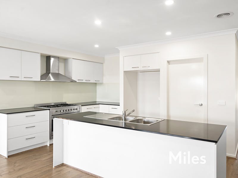 9 Partington Street, Donnybrook, VIC 3064