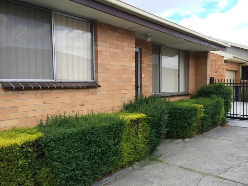 4/64 Hammond Road, Dandenong, VIC 3175