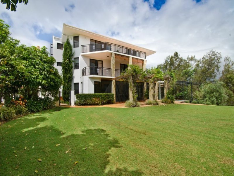 42 Clear Water Bay Avenue, Clear Island Waters, QLD 4226 realestate