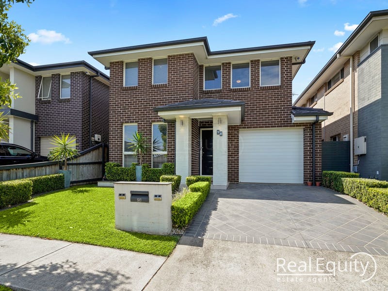 98 Maddecks Avenue, Moorebank, NSW 2170