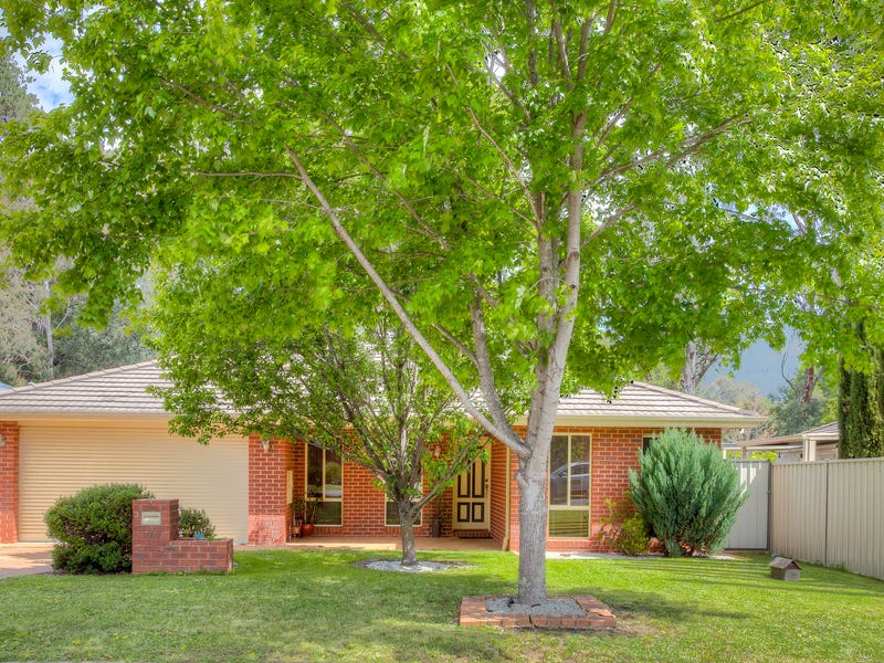 3 Court, Bright, VIC 3741