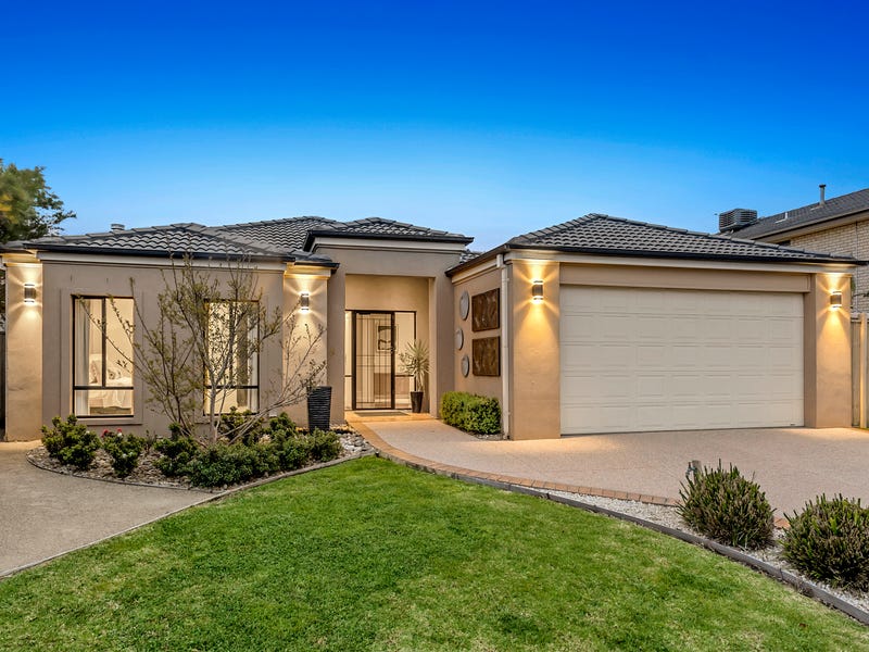 15 Broadwater Drive, Waterways, VIC 3195