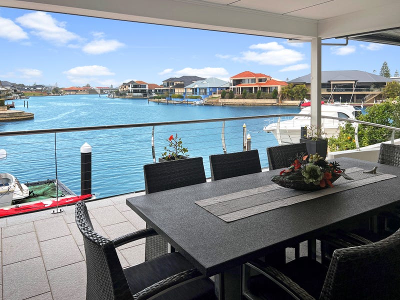 13 Santavea Mews, Halls Head, WA 6210