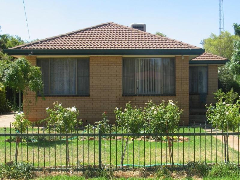 13 Grosvenor Street, Narrandera, NSW 2700