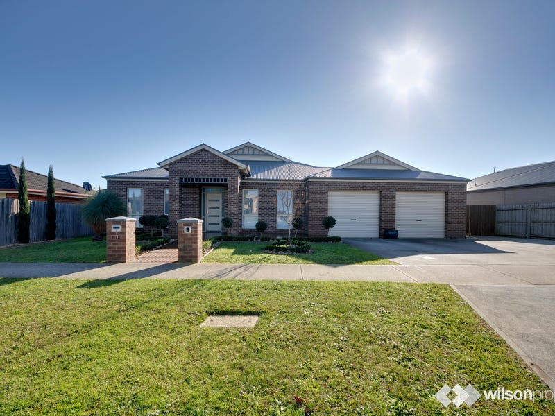 17 Duxbury Drive, Traralgon, VIC 3844