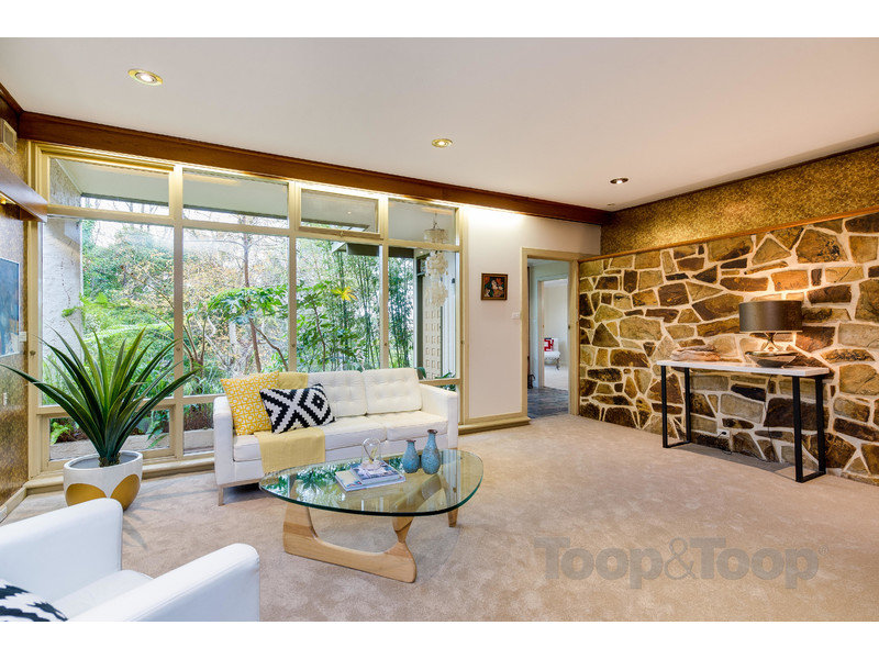 25 Merrion Terrace, Stirling, SA 5152 Property Details