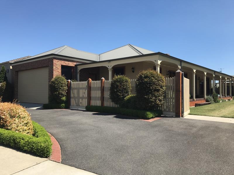 29 Ollerton Avenue, Newborough, VIC 3825