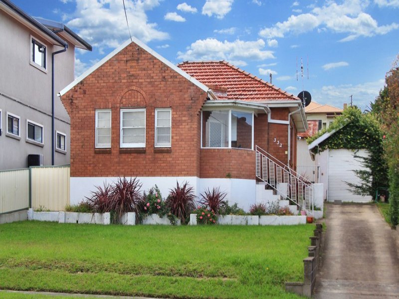 332 Northcliffe Drive, Lake Heights, NSW 2502