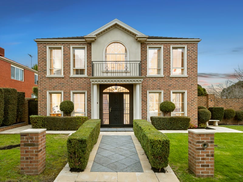 13 Sovereign Crest Boulevard, Rowville, Vic 3178 Property Details