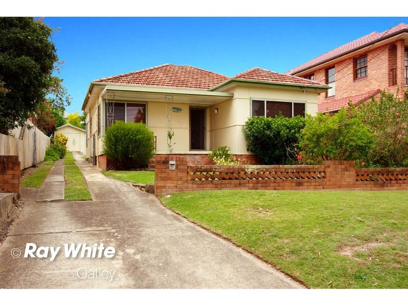 15 Boorara Avenue, Oatley, NSW 2223 Property Details