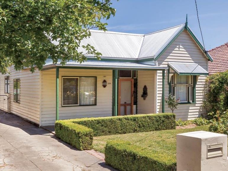 209 Dowling Street, Wendouree, VIC 3355
