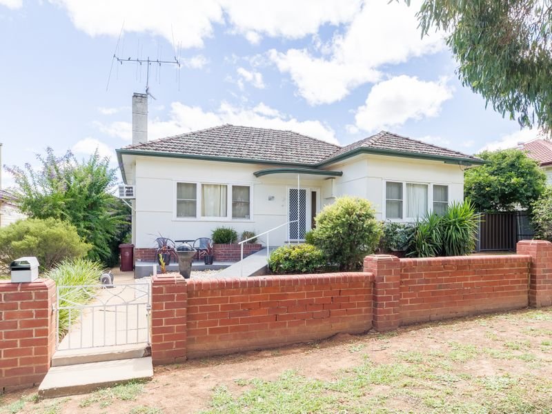 12 Macassar Street, Cowra, NSW 2794