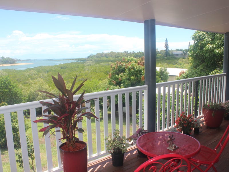 18 Morris Street, Campwin Beach, QLD 4737