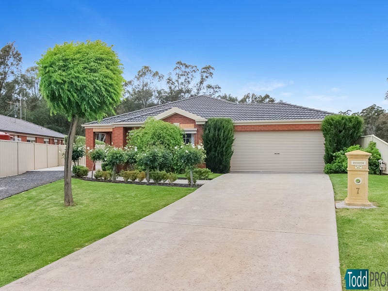 7 Fairy Dell Court, Heathcote, VIC 3523