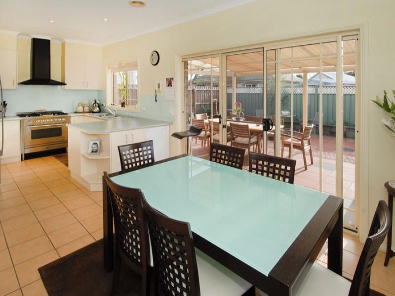 18 Richmond Place, Geelong, Vic 3220 Property Details