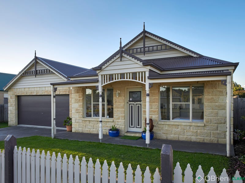 88 Cook Street, Drouin, Vic 3818 Property Details