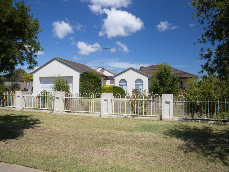 24 Cypress Cres, Leopold, VIC 3224