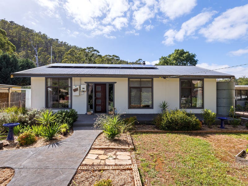 42 Riverside Crescent, Flowerdale, Vic 3717 Property Details