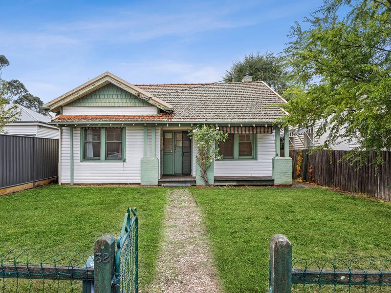 32 Mollison Street, Kyneton, Vic 3444 - Property Details