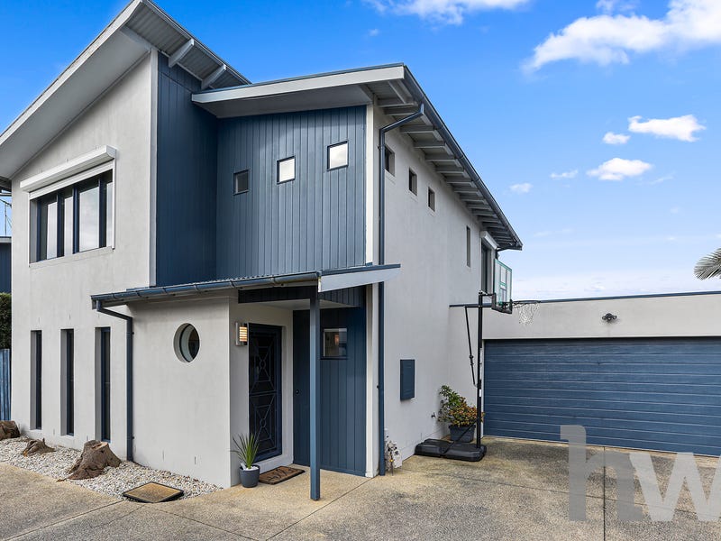 2/82 Beach Road, Torquay, Vic 3228 House for Sale