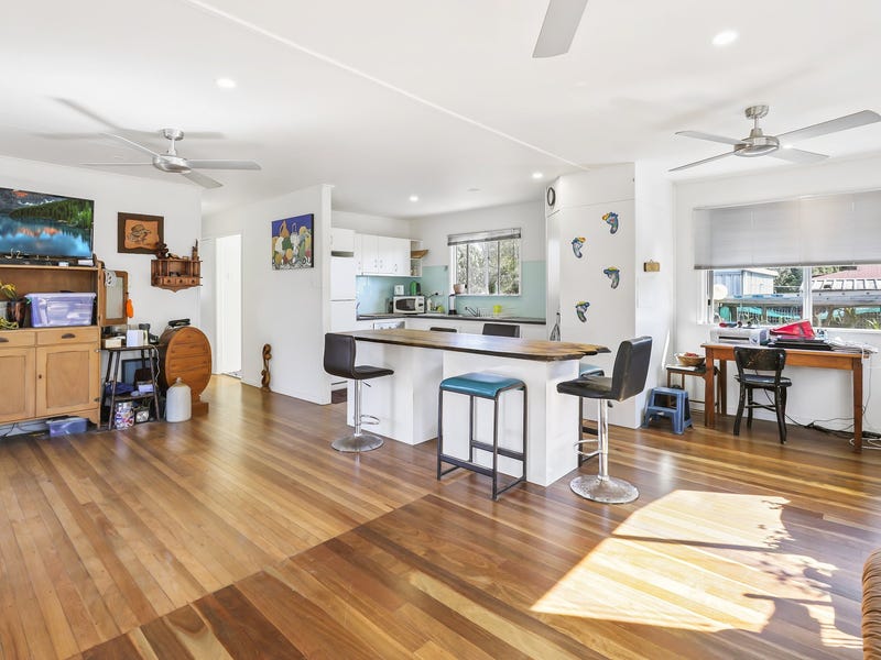 9 Beerwah Street, Landsborough, Qld 4550 Property Details