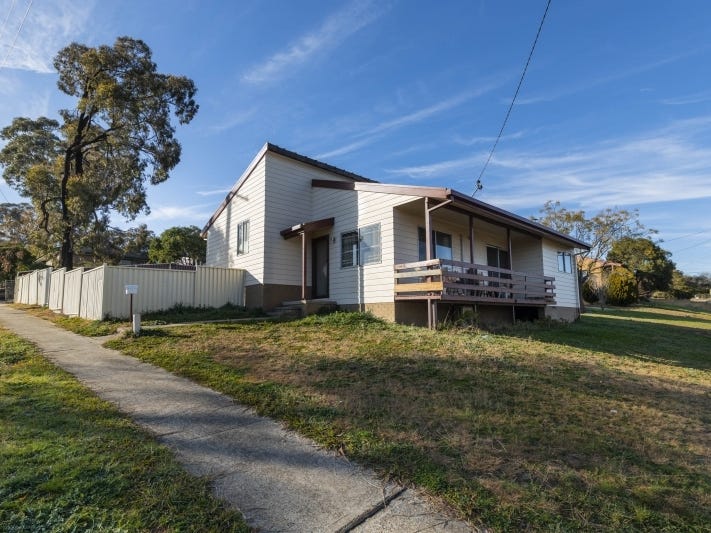 4 Dunn Street, Queanbeyan West, NSW 2620