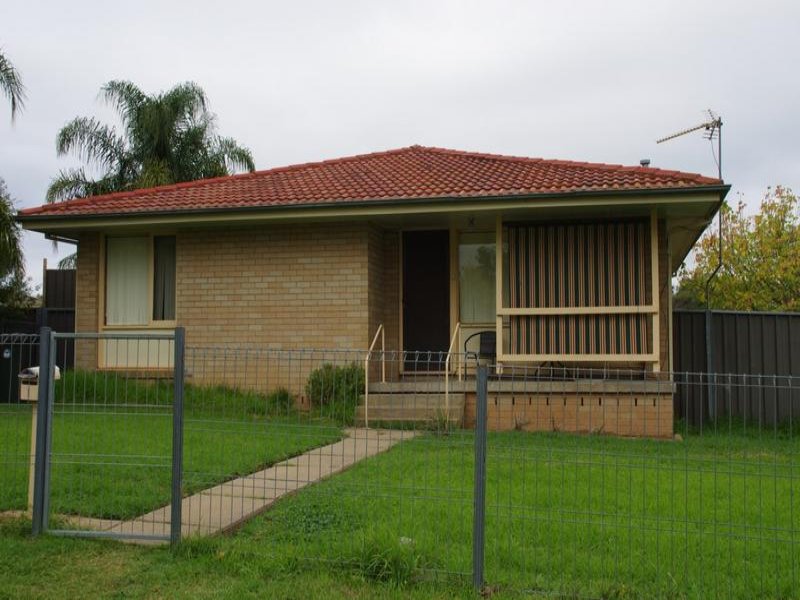 1 Jindalee Circuit, Cowra, NSW 2794 Property Details