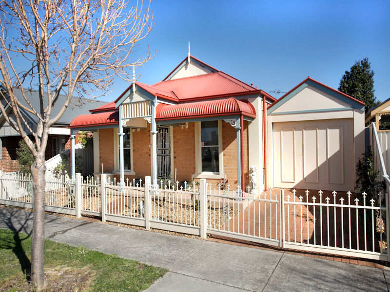 36 Flinders Chase, Pakenham, Vic 3810 Property Details