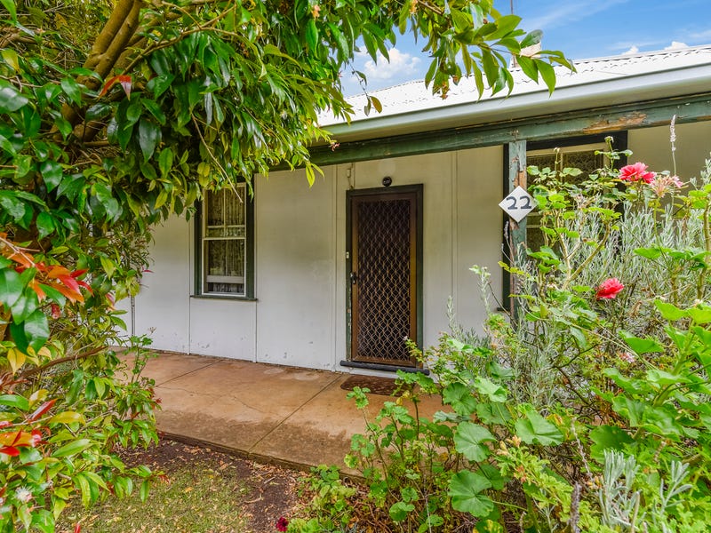 22 Railway Terrace W, Tantanoola, SA 5280