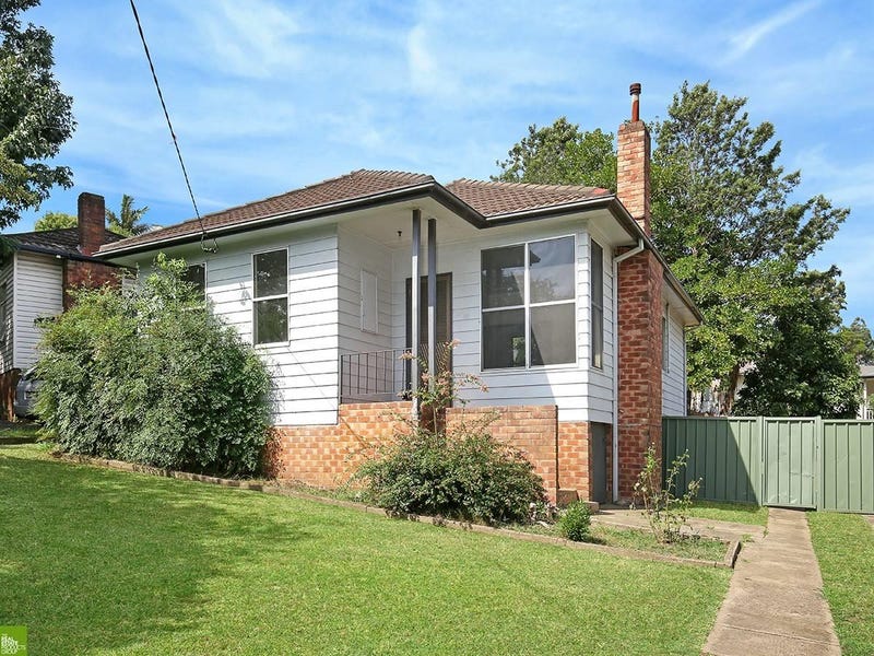 33 Waldron Street, Mount Saint Thomas, NSW 2500