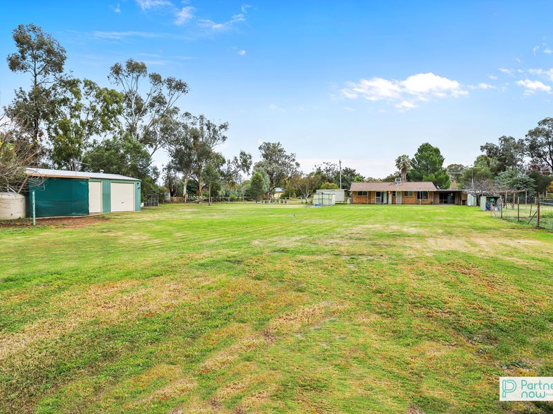 29 Kingswood Drive, Tamworth, NSW 2340 Property Details