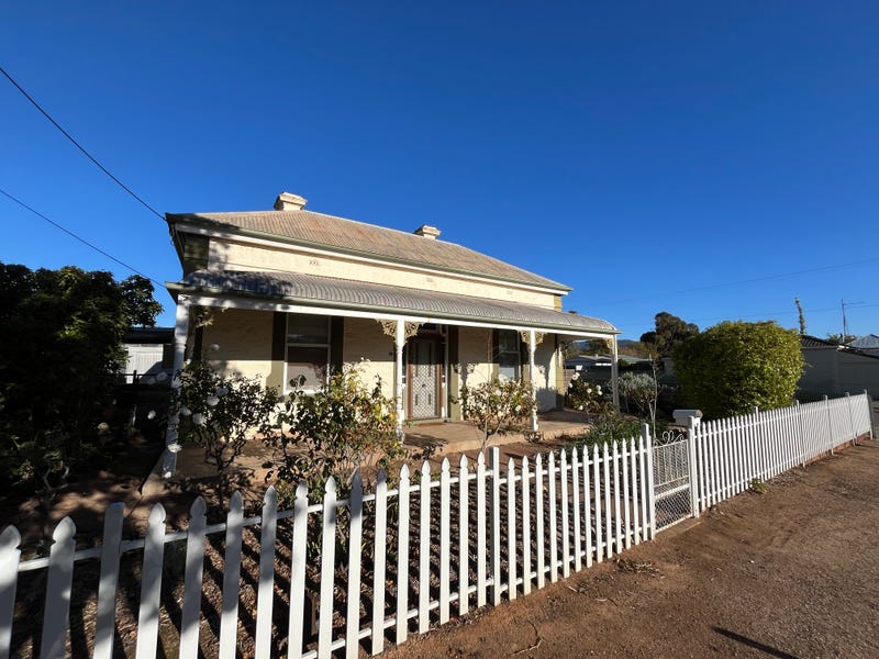 9 Fourth Street, Quorn, SA 5433 House for Rent