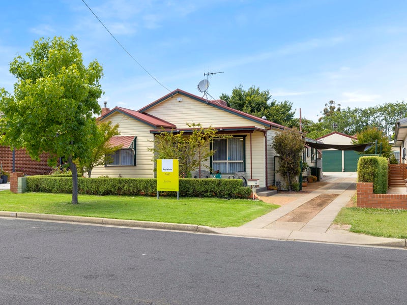 15 Hayes Street, Queanbeyan, NSW 2620 House for Sale