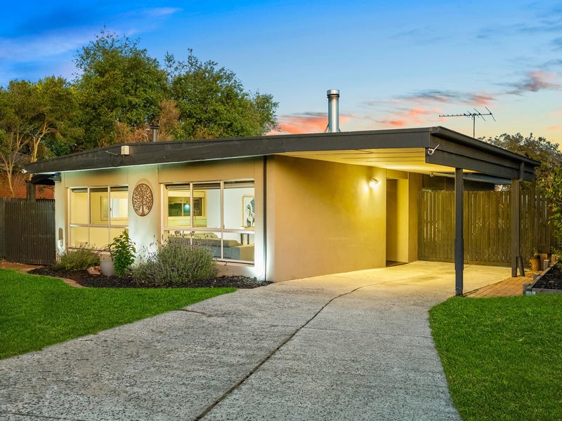 1 Lee Street, Frankston, Vic 3199 Property Details