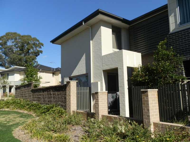 7 Newleaf Parade, Bonnyrigg, NSW 2177 Property Details