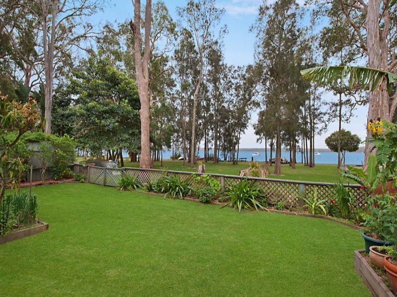 19 Lakeshore Avenue, Kingfisher Shores, NSW 2259