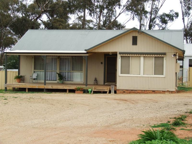 6 Bruce, Coolamon, NSW 2701 Property Details