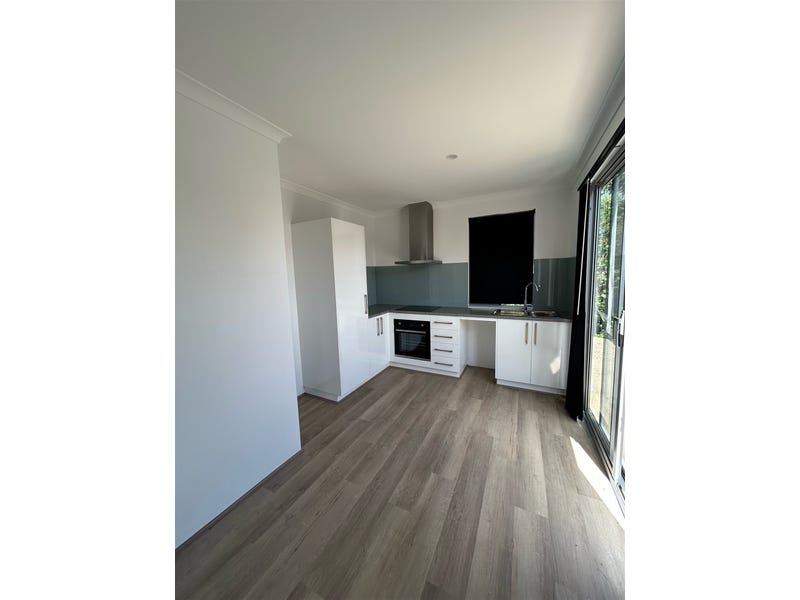 16 Sherbourne Way, Armadale, WA 6112