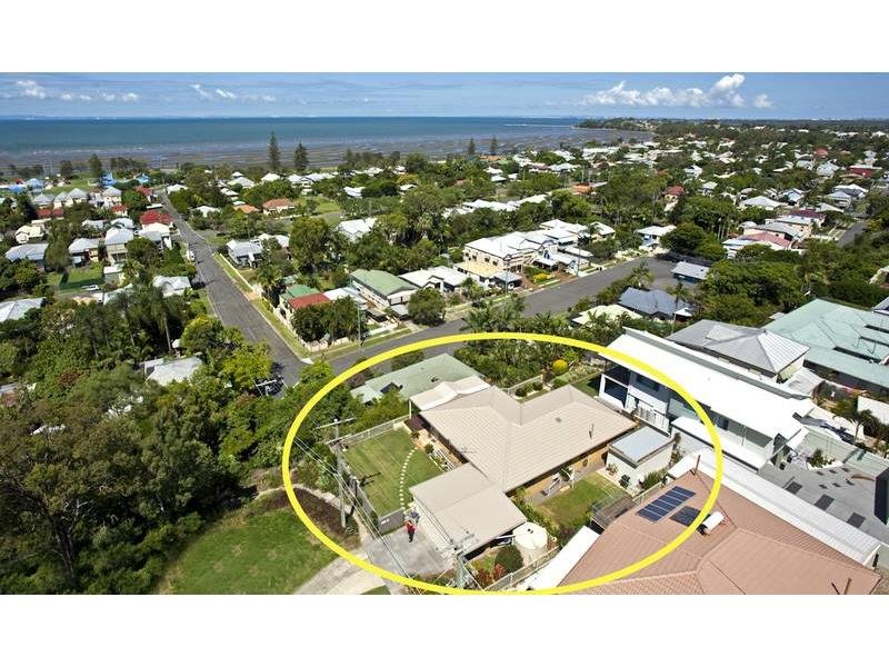 11 Brighton Terrace, Sandgate, QLD 4017