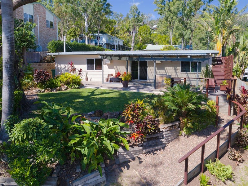 32 Manooka Drive, Cannonvale, QLD 4802