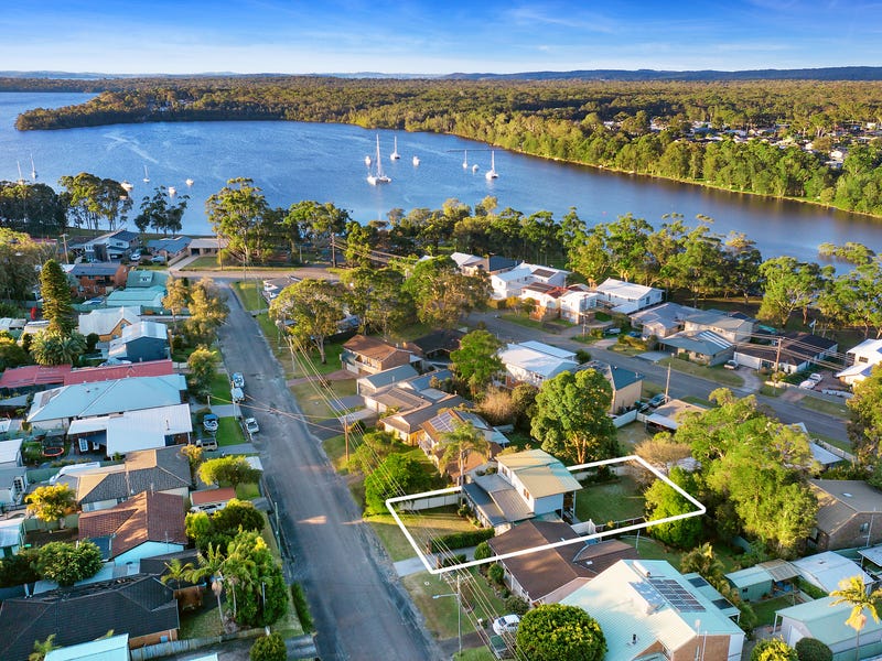 8 Elabana Avenue, Chain Valley Bay, NSW 2259