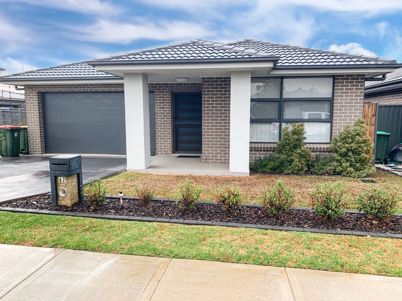 62 Easton Avenue, Spring Farm, NSW 2570