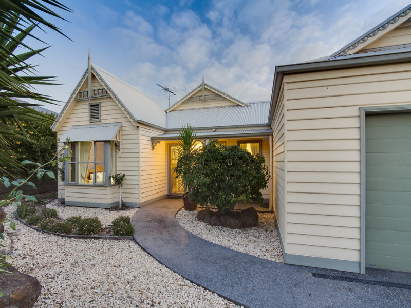 6 Brokenwood Court, Langwarrin, VIC 3910
