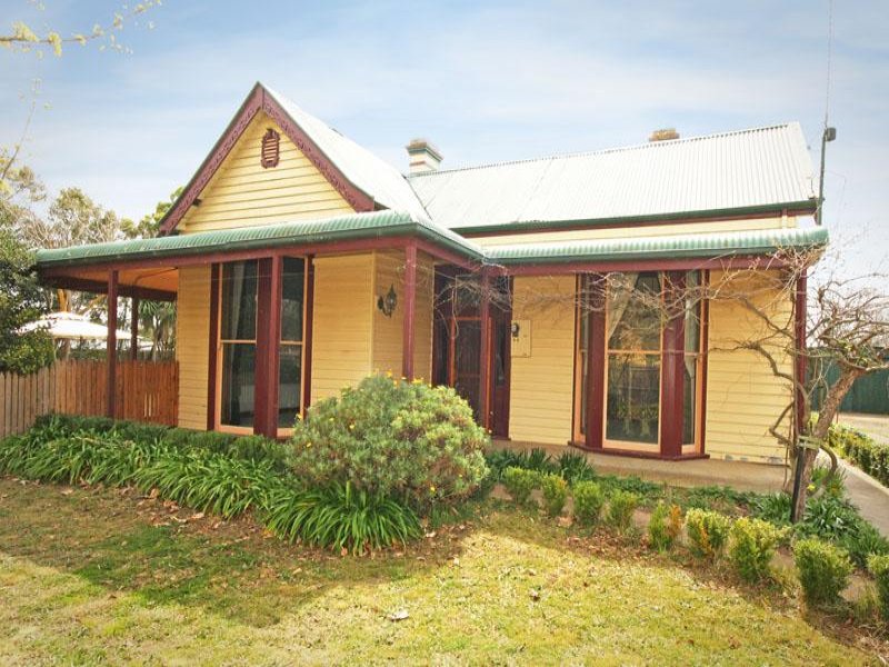 30 Dunsford Street, Lancefield, Vic 3435 Property Details