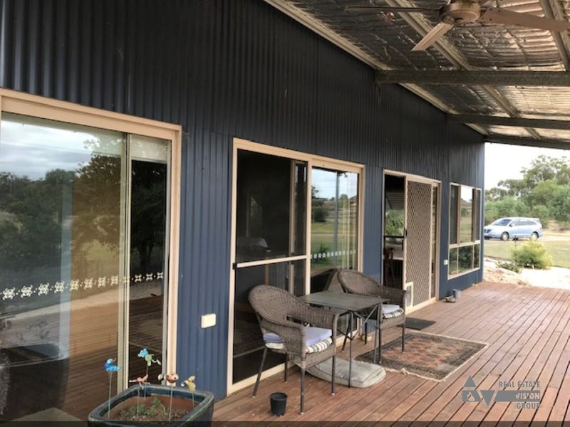 13 Lakeview Drive, The Gemfields, QLD 4702