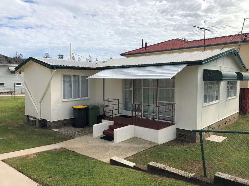 17 Fortune Street, Scarborough, QLD 4020